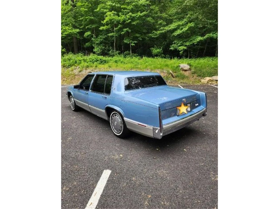 1990 Cadillac DeVille 6th Gen - Image 10 of 15