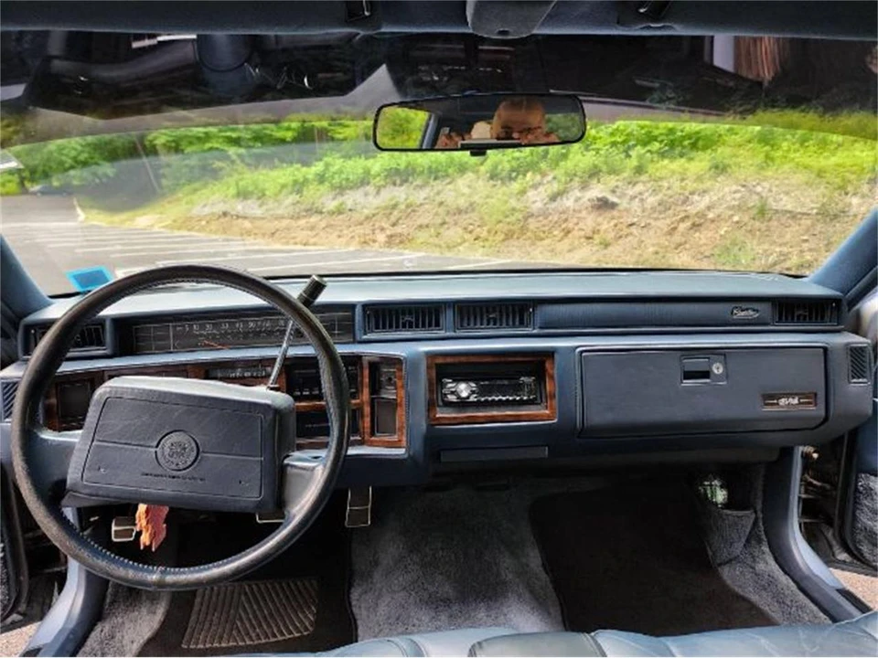 1990 Cadillac DeVille 6th Gen - Image 3 of 15