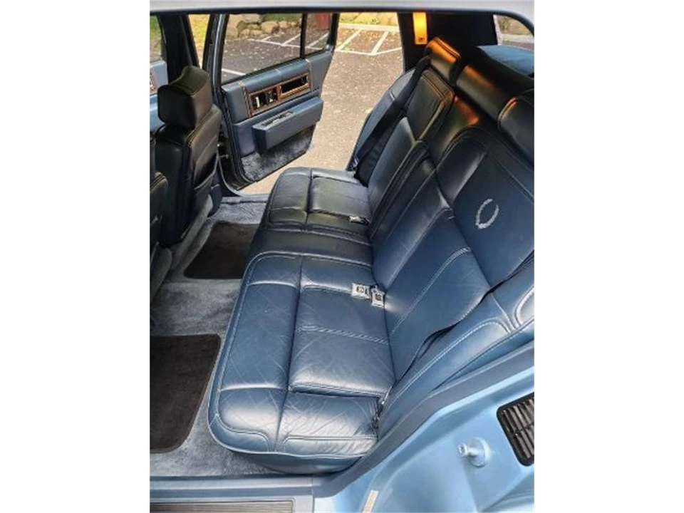 1990 Cadillac DeVille 6th Gen - Image 6 of 15