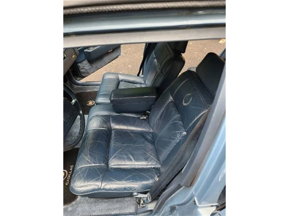 1990 Cadillac DeVille 6th Gen - Image 7 of 15