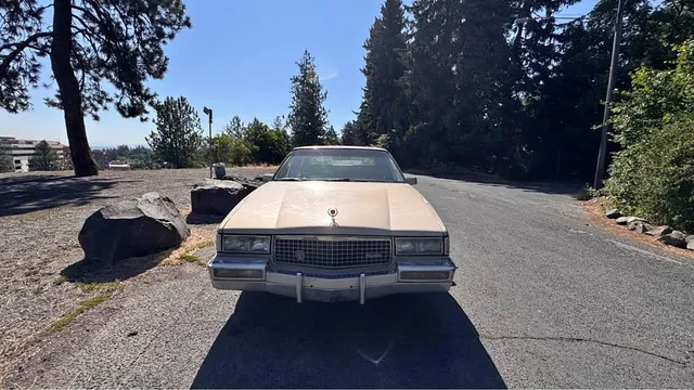 1990 Cadillac DeVille Concours Sedan 4D