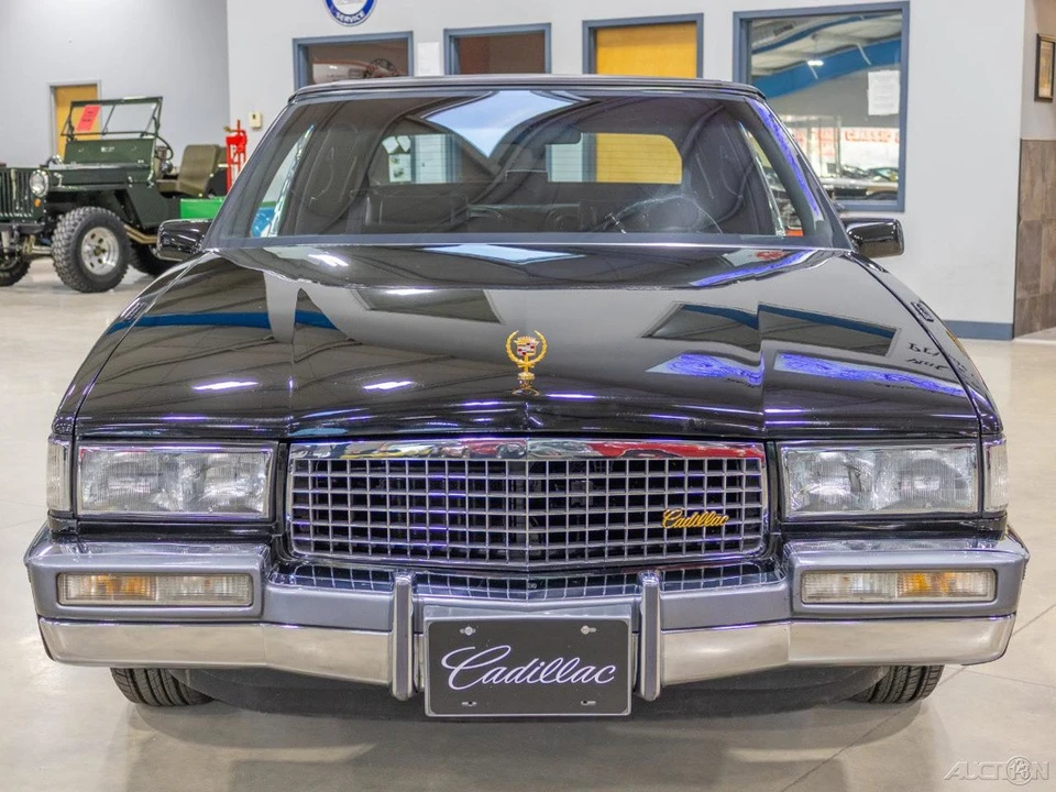 1990 Cadillac DeVille 7th Gen - Image 2 of 21