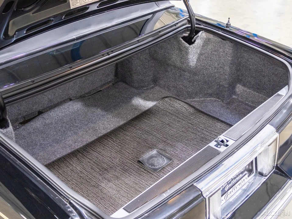 1990 Cadillac DeVille 7th Gen - Image 18 of 21