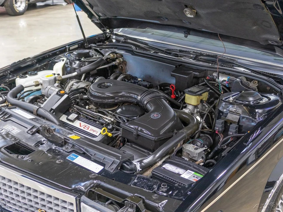 1990 Cadillac DeVille 7th Gen - Image 13 of 21