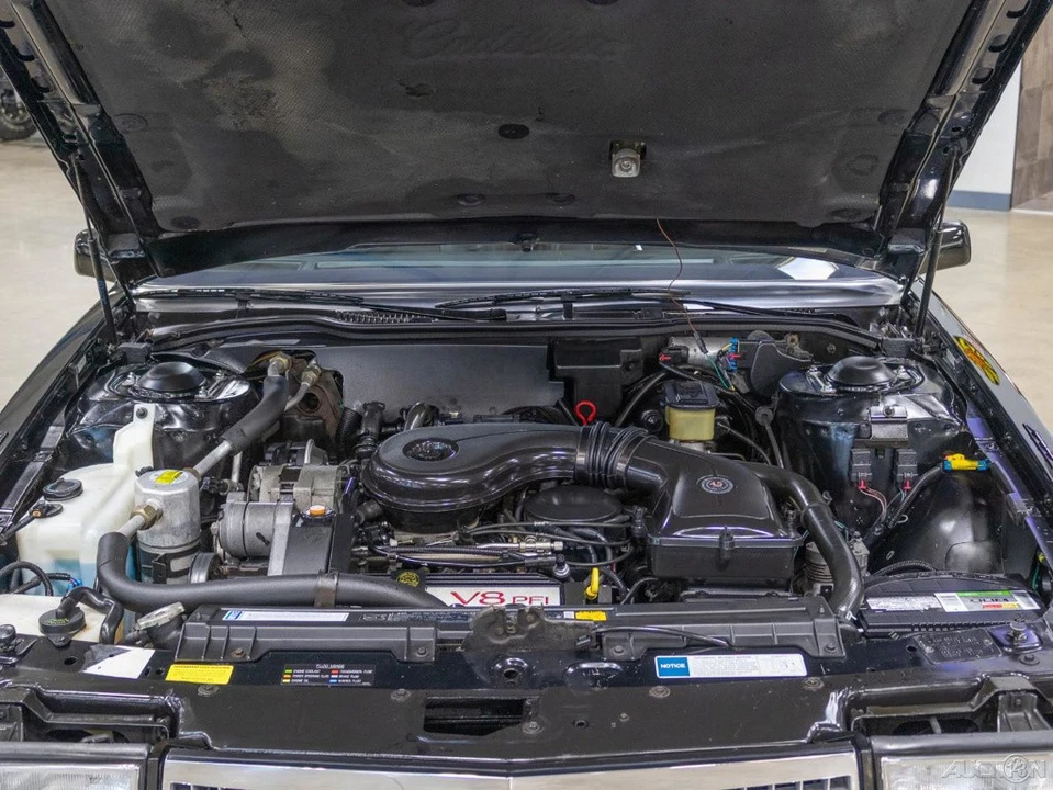 1990 Cadillac DeVille 7th Gen - Image 11 of 21