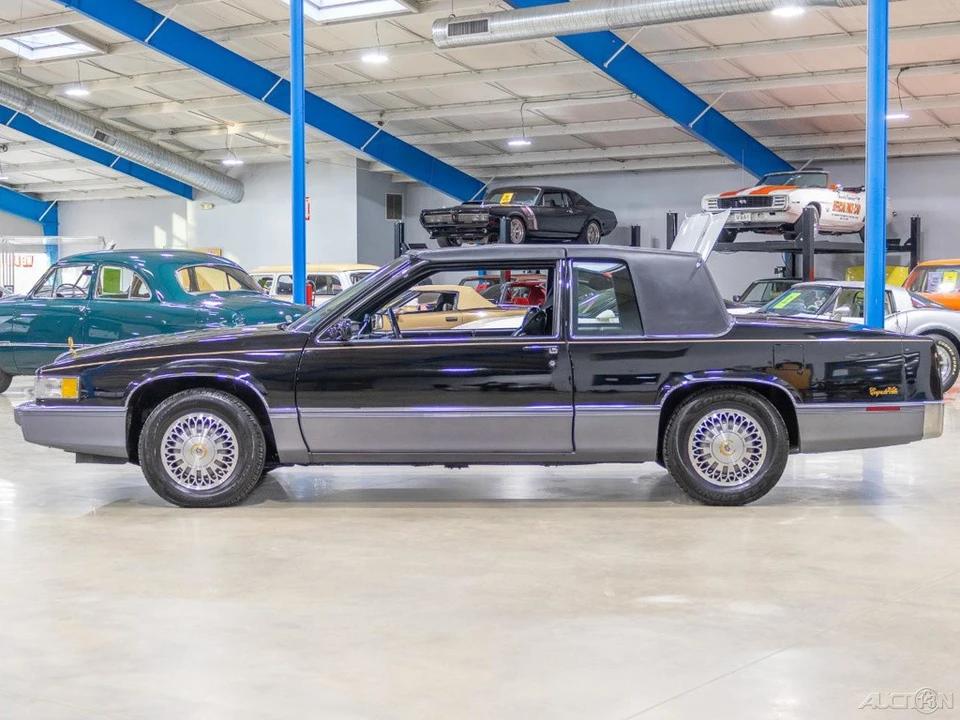 1990 Cadillac DeVille 7th Gen - Image 4 of 21