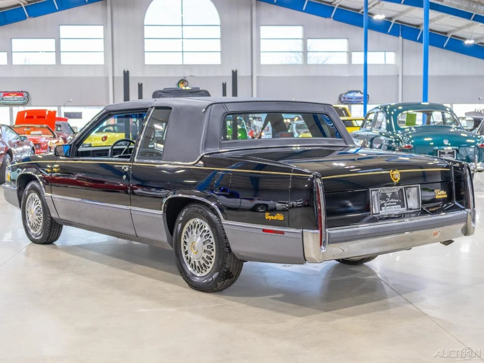 1990 Cadillac DeVille 7th Gen - Image 5 of 21