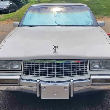1990 Cadillac DeVille Sedan 4D