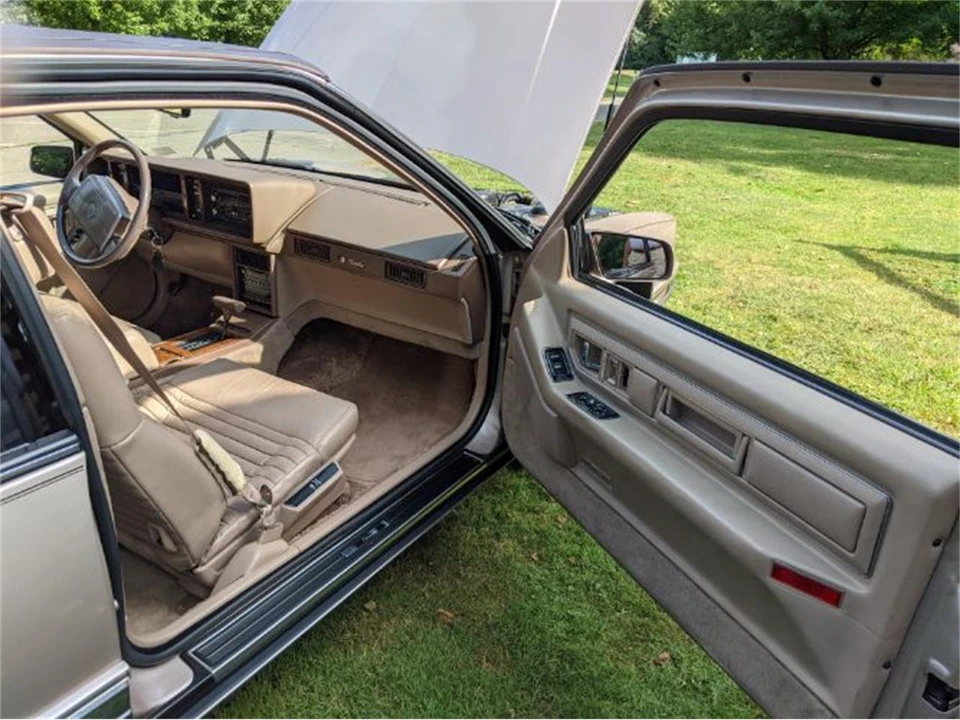 1990 Cadillac Eldorado 11th Gen - Image 2 of 13
