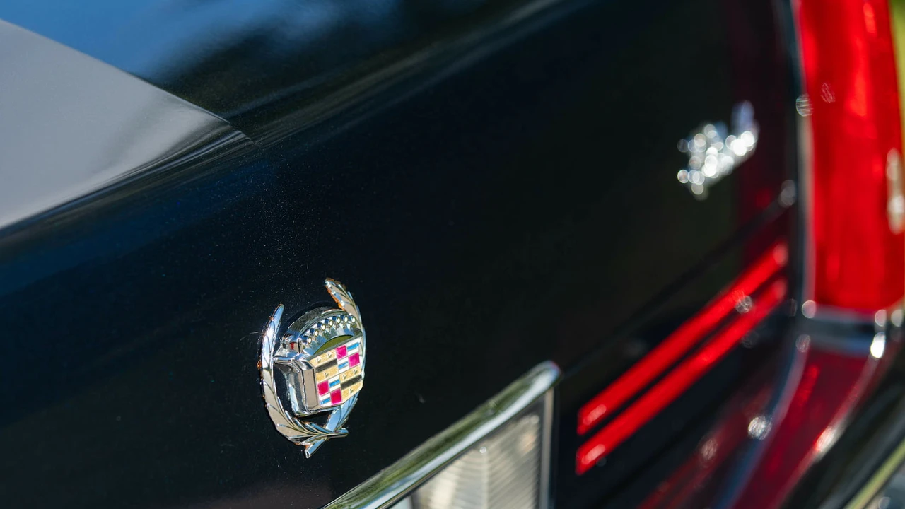 1990 Cadillac Eldorado 11th Gen - Image 16 of 30