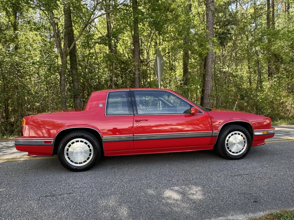 1990 Cadillac Eldorado 11th Gen - Image 17 of 31