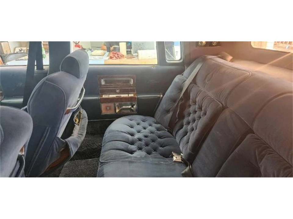 1990 Cadillac Fleetwood - Image 14 of 17