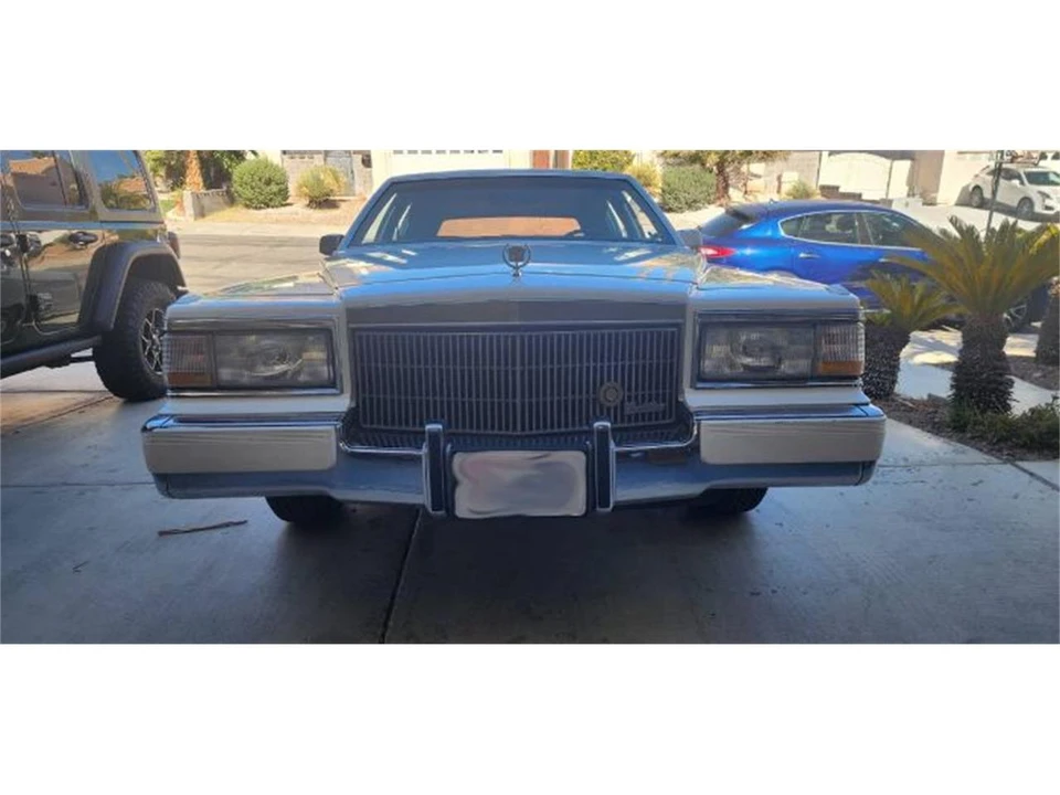 1990 Cadillac Fleetwood - Image 6 of 17