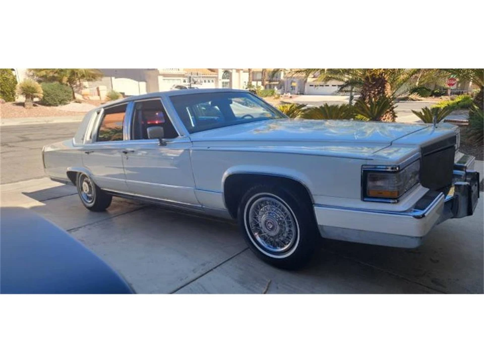 1990 Cadillac Fleetwood - Image 8 of 17