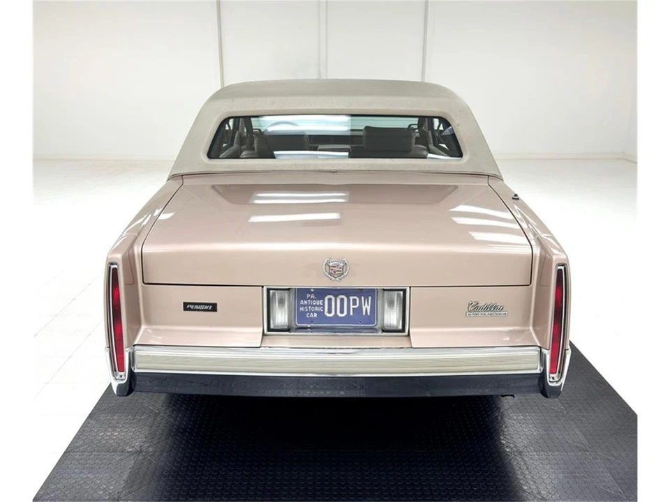 1990 Cadillac Fleetwood - Image 4 of 31