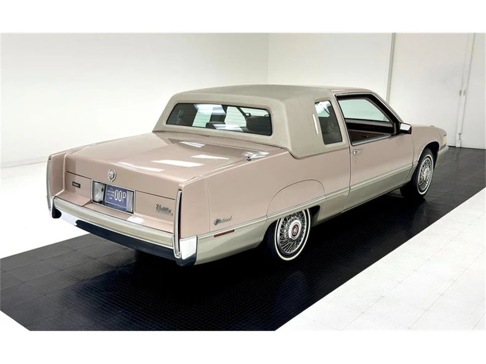 1990 Cadillac Fleetwood - Image 5 of 31