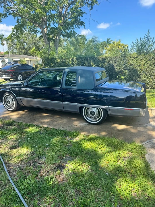 1990 Cadillac Fleetwood - Image 13 of 21