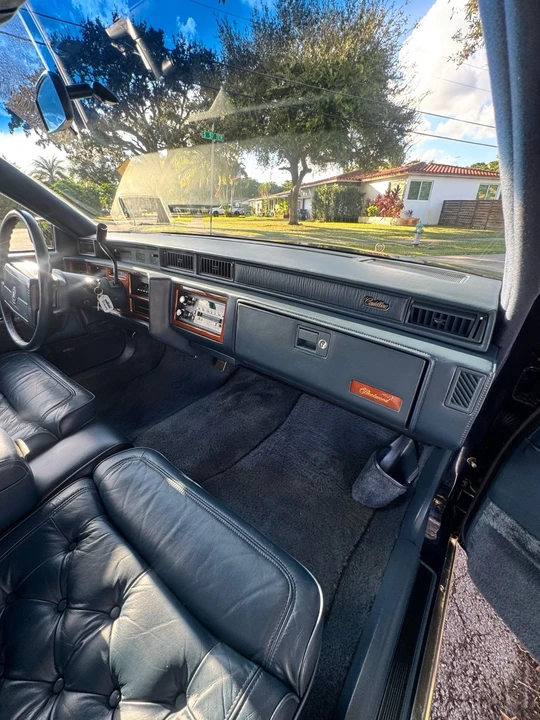 1990 Cadillac Fleetwood - Image 17 of 21