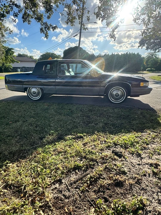 1990 Cadillac Fleetwood - Image 5 of 21
