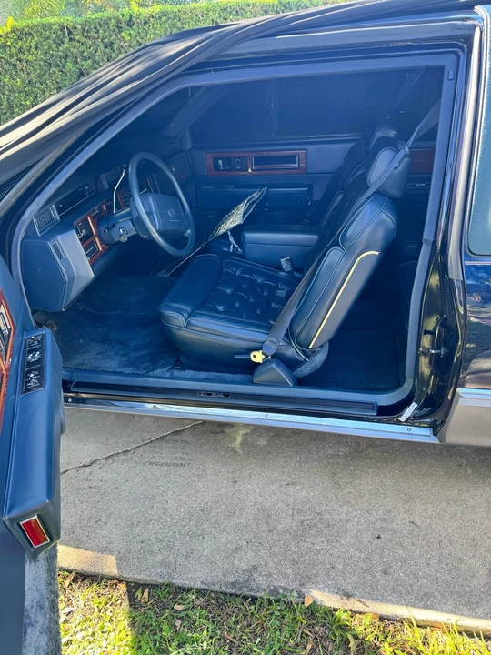 1990 Cadillac Fleetwood - Image 12 of 21
