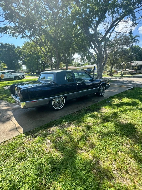 1990 Cadillac Fleetwood - Image 10 of 21