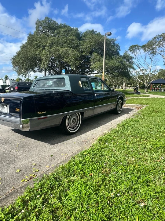 1990 Cadillac Fleetwood - Image 3 of 21