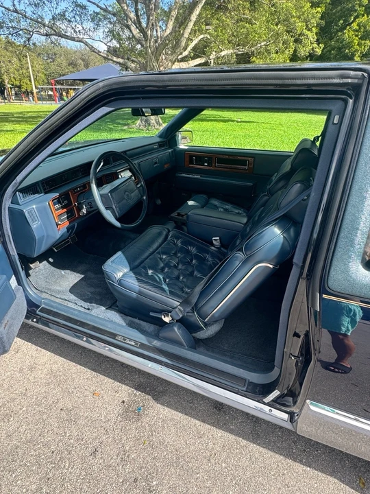 1990 Cadillac Fleetwood - Image 18 of 21