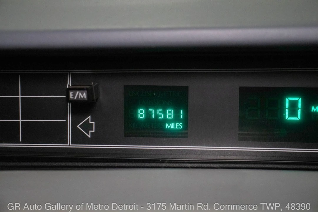 1990 Cadillac Fleetwood - Image 18 of 21