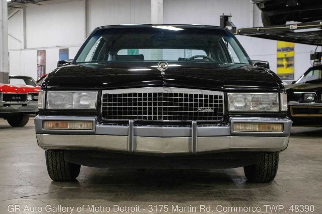 1990 Cadillac Fleetwood - Image 12 of 21