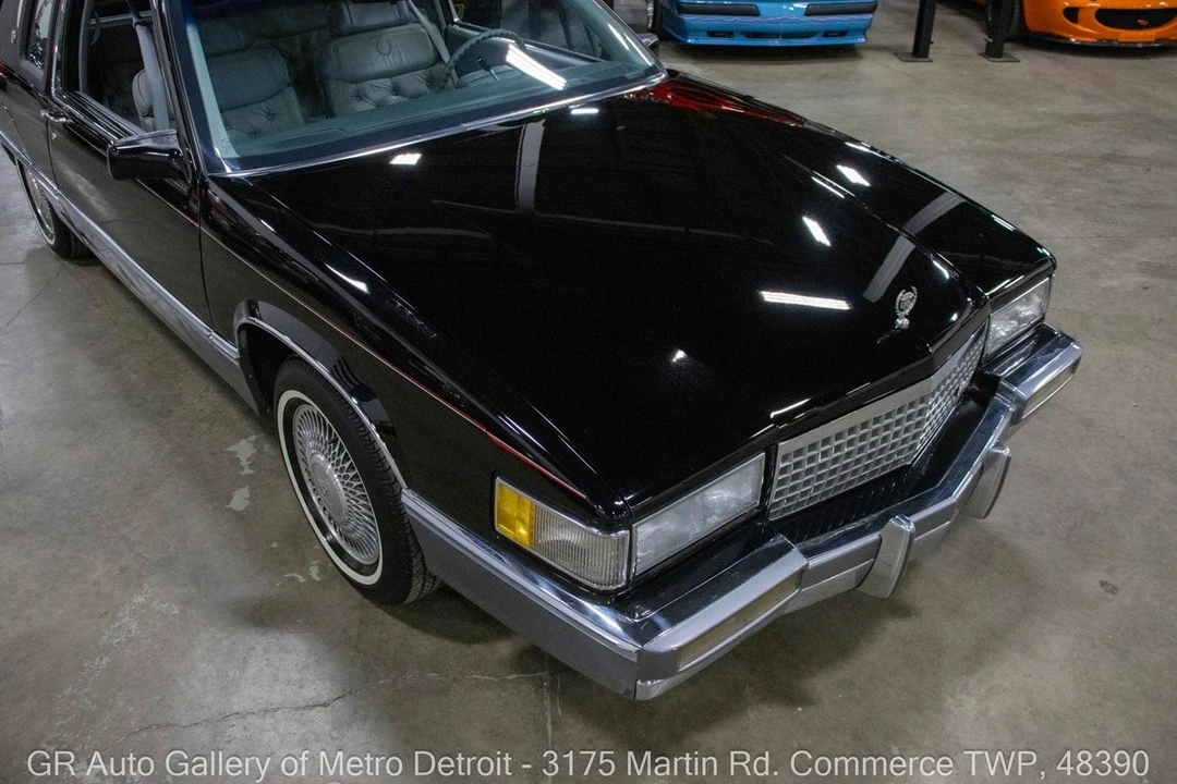 1990 Cadillac Fleetwood - Image 13 of 21