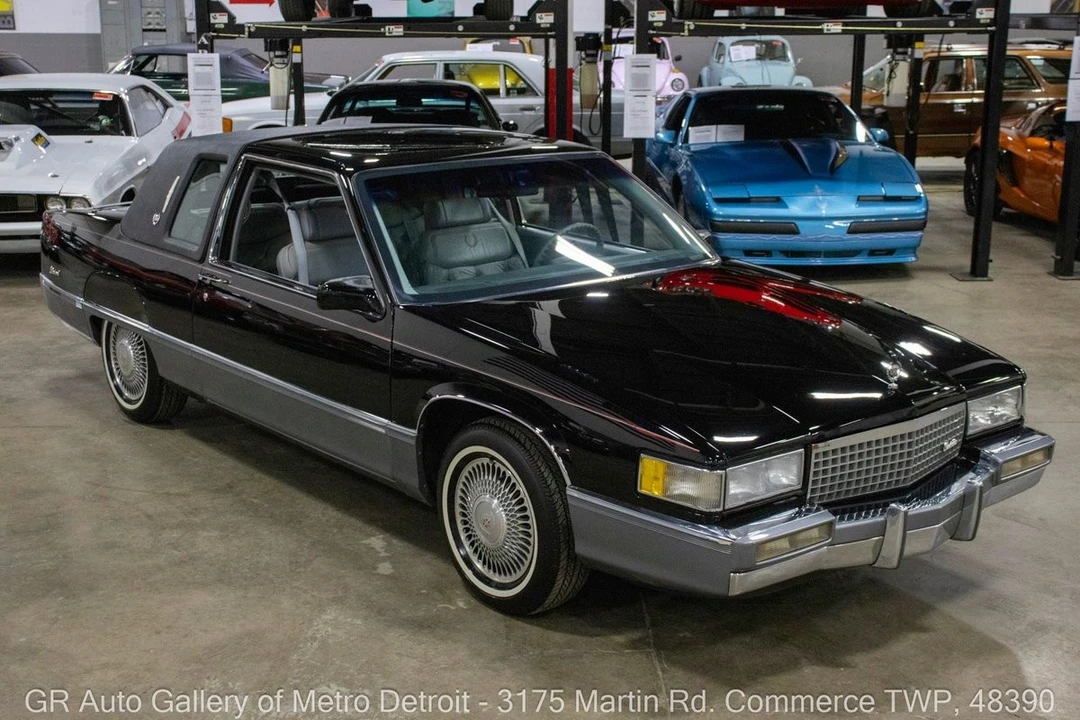 1990 Cadillac Fleetwood - Image 9 of 21