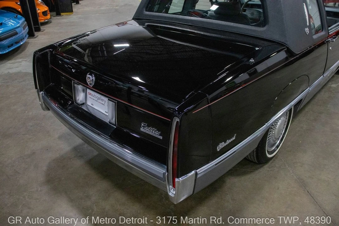 1990 Cadillac Fleetwood - Image 15 of 21