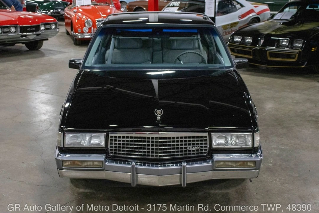1990 Cadillac Fleetwood - Image 11 of 21