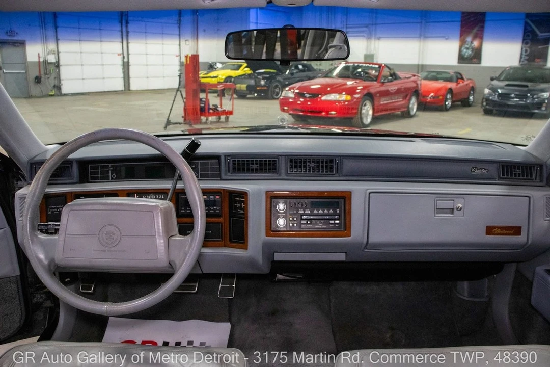 1990 Cadillac Fleetwood - Image 16 of 21