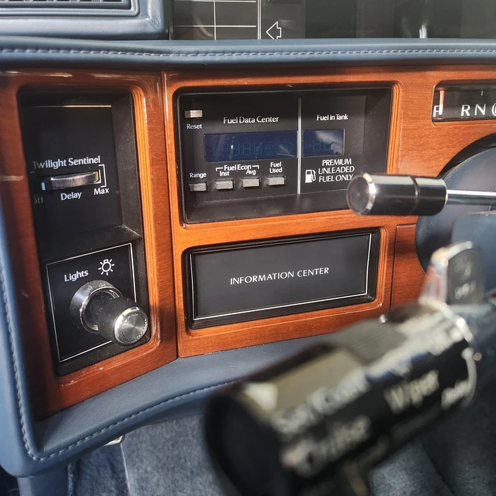 1990 Cadillac Fleetwood - Image 15 of 16