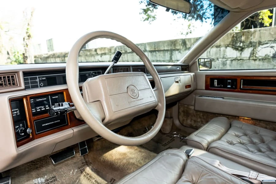 1990 Cadillac Fleetwood - Image 20 of 31