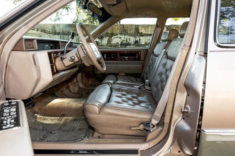 1990 Cadillac Fleetwood - Image 21 of 31