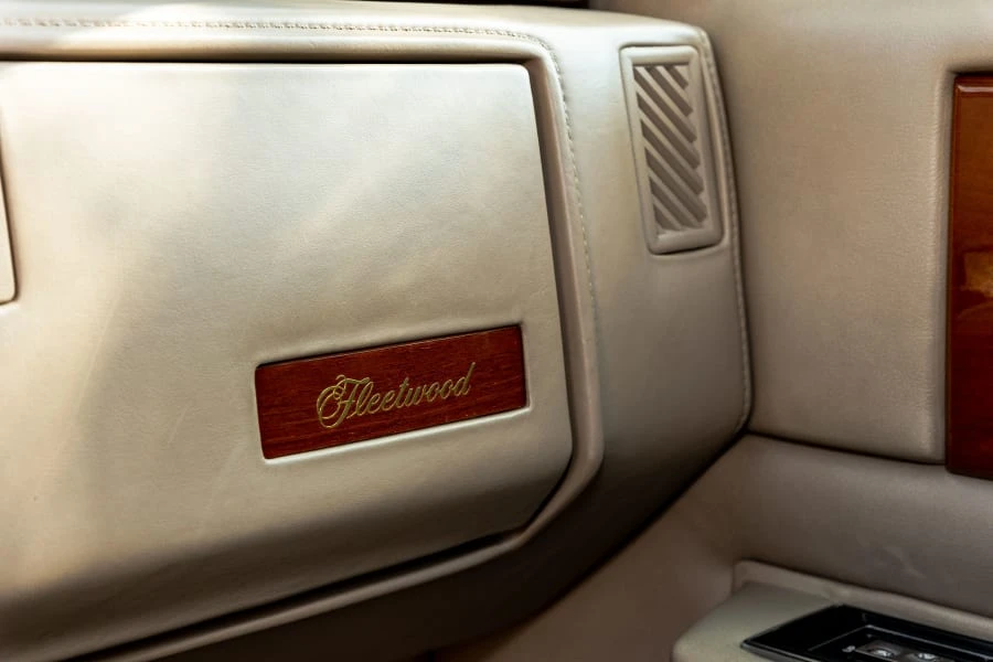 1990 Cadillac Fleetwood - Image 22 of 31