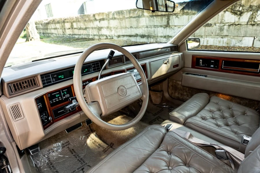 1990 Cadillac Fleetwood - Image 26 of 31