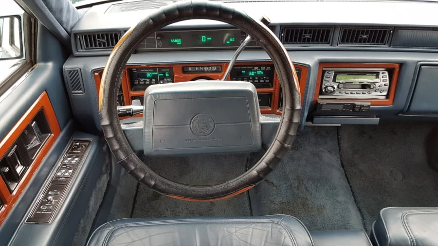 1990 Cadillac Fleetwood - Image 6 of 7