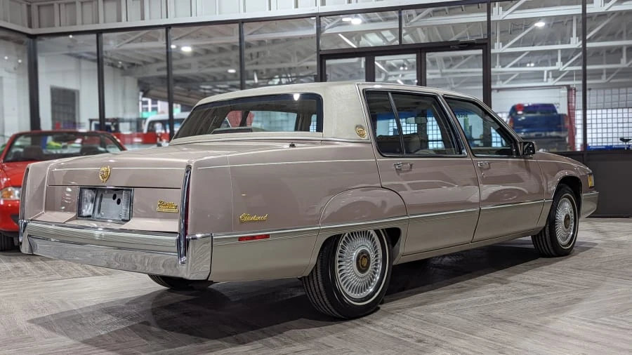 1990 Cadillac Fleetwood - Image 2 of 22