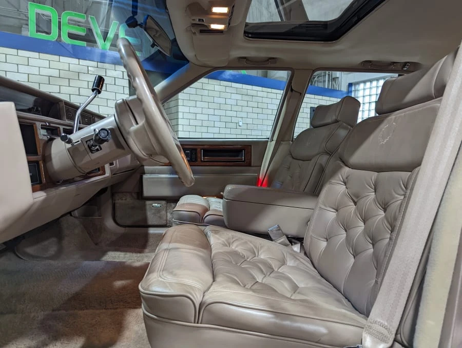 1990 Cadillac Fleetwood - Image 3 of 22