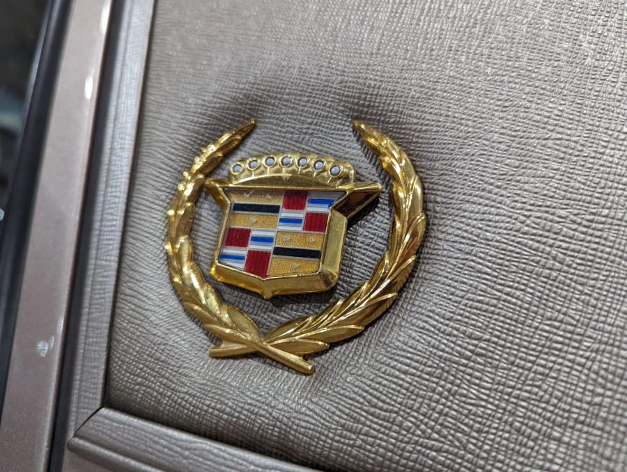1990 Cadillac Fleetwood - Image 10 of 22
