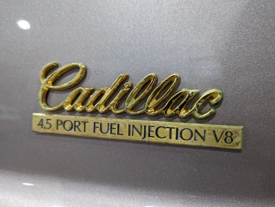 1990 Cadillac Fleetwood - Image 11 of 22