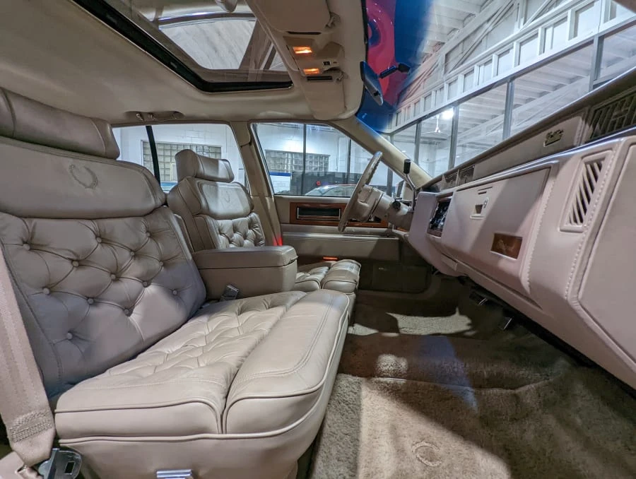 1990 Cadillac Fleetwood - Image 5 of 22