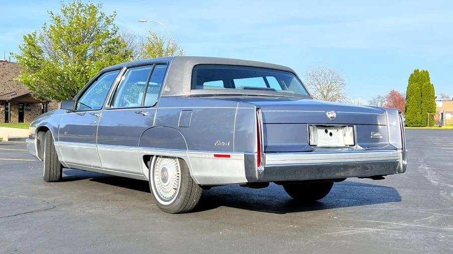 1990 Cadillac Fleetwood - Image 4 of 31
