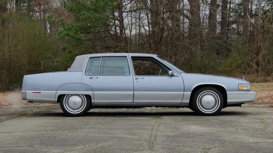 1990 Cadillac Fleetwood - Image 2 of 22