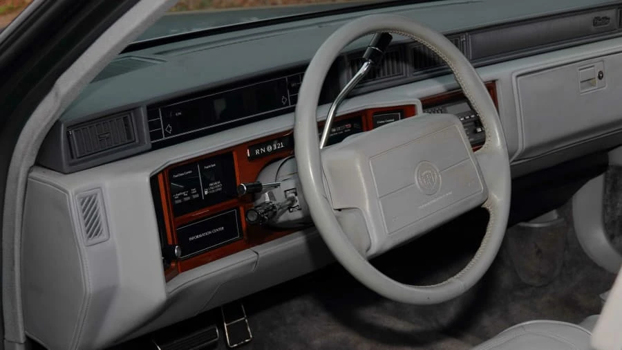 1990 Cadillac Fleetwood - Image 18 of 22