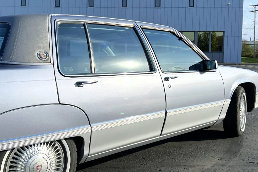 1990 Cadillac Fleetwood - Image 5 of 31
