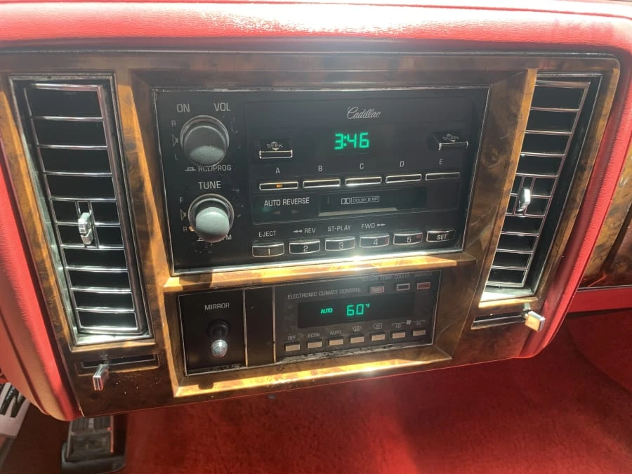 1990 Cadillac Brougham - Image 9 of 15